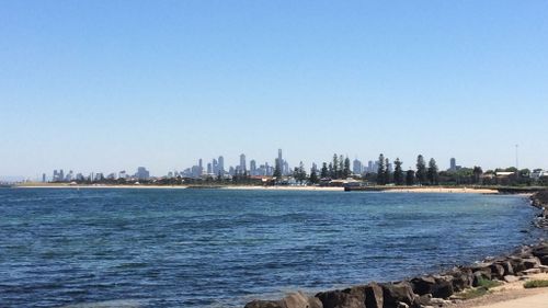 A clear blue sky above the Melbourne cityscape (9NEWS/Livinia Nixon)