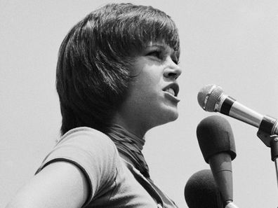 (Original Caption) 5/9/1970-Washington, DC-"Greetings, fellow bums," is the way film star Jane Fonda addresses anti-war demonstrators gathered on ellipse across from the White House. Her greeting was an allusion to the way President Nixon referred to students during a visit to the Pentagon earlier in the week.