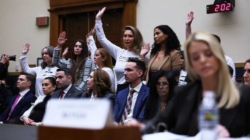 Pam Bondi, Jeffrey Epstein mağdurlarına dönmeyi reddetti.