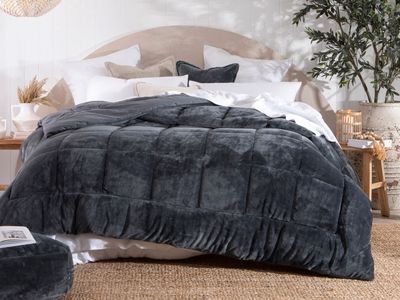 Cosy cube charcoal comforter