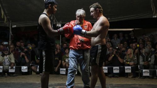 Fred Brophy's Boxing Troupe opened its first night in the far-west Queensland town. (Salty Dingo) 