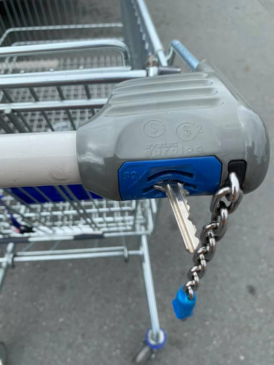 Coin trolley hack with a key