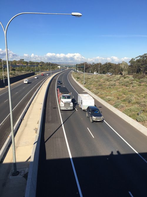 It's the 35th rock throwing incident on the Southern Expressway to be reported to police. (9NEWS)