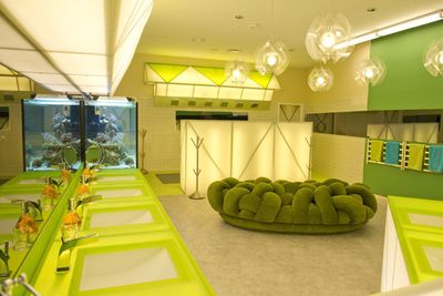 That's a lot of wash basins...<br/><br/><b><a href="http://www.bigbrother.com.au" target="_blank">Visit the <i>Big Brother</i> official website</a></b>