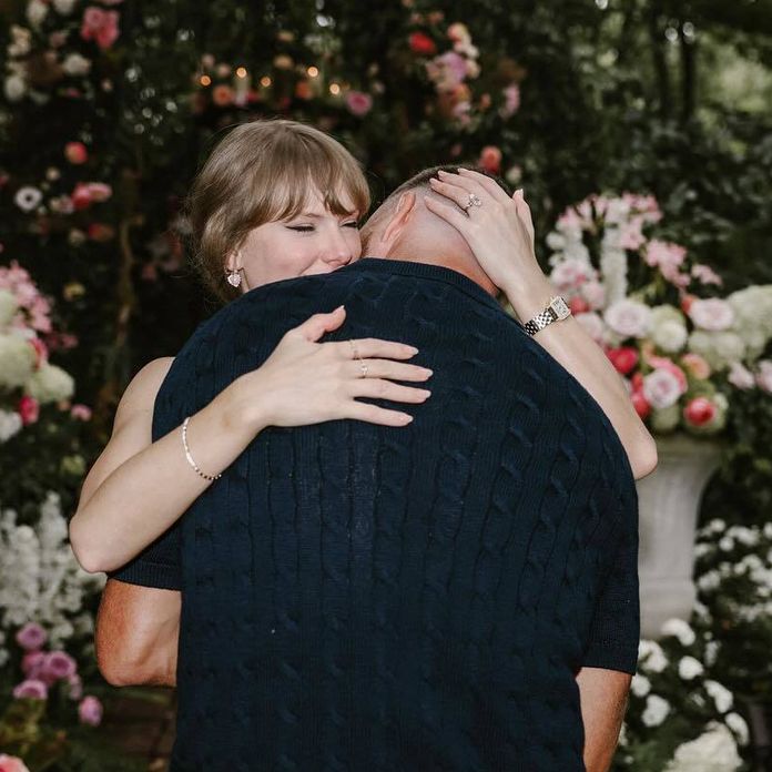 Taylor Swift engaged: Hidden detail in Taylor Swift and Travis Kelce's  engagement announcement - 9Celebrity