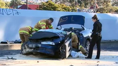 Driver rescued from car wreck following collision with Melbourne tram