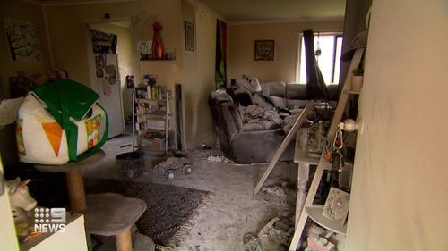 A﻿ Queensland family home has been spared from an e-scooter explosion after a neighbour came to the rescue with a fire extinguisher. The house took significant internal damage after the e-scooter that was plugged in to charge in the living room exploded ﻿inside the home in Darra in Brisbane at 4am.