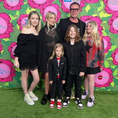 Tori Spelling, Dean McDermott and family