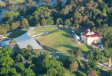 Which prime minister opened the Sidney Myer Music Bowl in 1959?