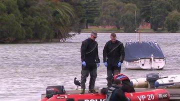 Police are investigating after a man&#x27;s body was found in Melbourne&#x27;s Albert Park Lake.