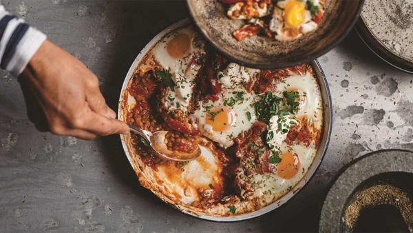 Shakshuka eggs with yogurt