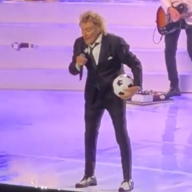 R﻿od Stewart lost it at an audience member during a show in Athens, Greece, claiming they were "spoiling" his show. 