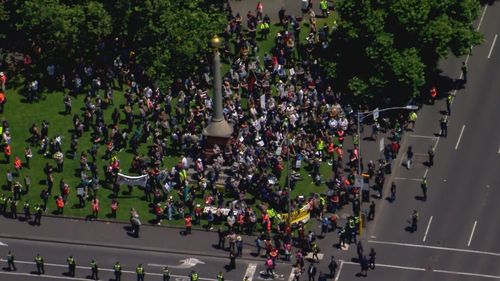 Pro-vaccination protesters have also filled the streets of Melbourne.