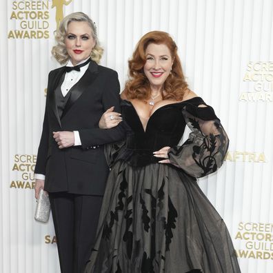 Elaine Hendrix, left, and Lisa Ann Walter arrive at the 29th annual Screen Actors Guild Awards on Sunday, Feb. 26, 2023. (Photo by Jordan Strauss/Invision/AP)