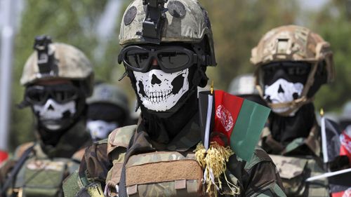 Certains commandos afghans disent avoir été contactés avec des offres pour rejoindre l'armée russe pour combattre en Ukraine.