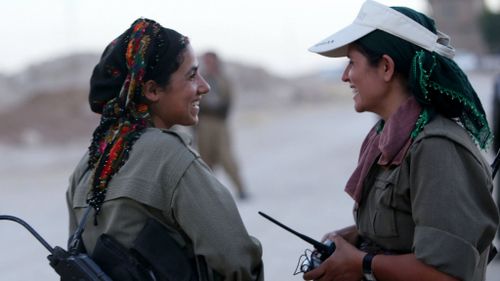 Kurdish women taking up arms to battle Islamic State