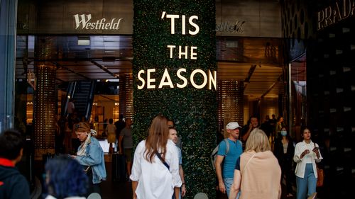 Shoppers in Sydney CBD five days out from Christmas in 2022. Photo: Nikki Short / The Sydney Morning Herald