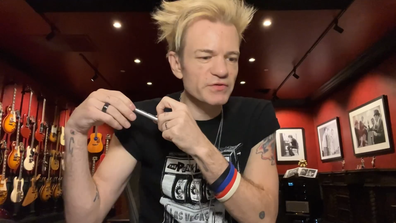 Jumlah 41 Deryck Whibley