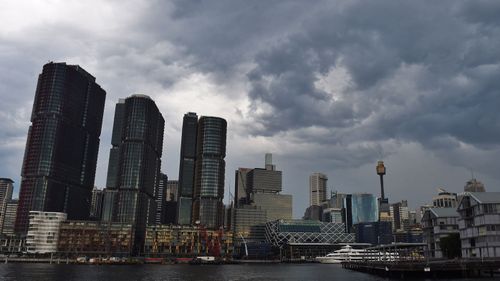 Sydney sweats as storms approach NSW