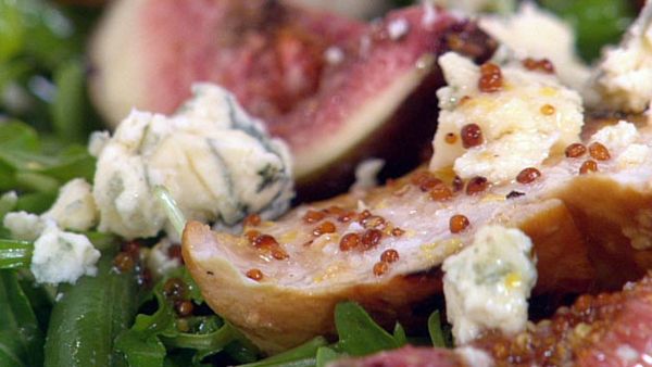 Chicken, hazelnut and fig salad