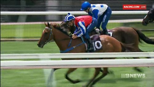 A story that so affected jockey and father, Chris Symons, he has championed a race in her honour. (9NEWS