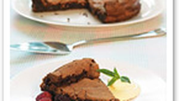 Flourless chocolate dessert cake