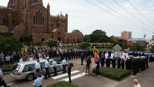 More than a thousand attended the funeral of Sergeant Geoffrey Richardson. (AAP)