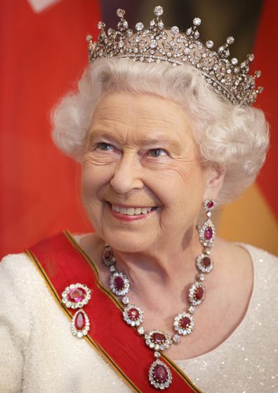 Queen Elizabeth tiara jewellery Berlin 2015