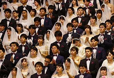 Who founded the Unification Church in Seoul in 1954?