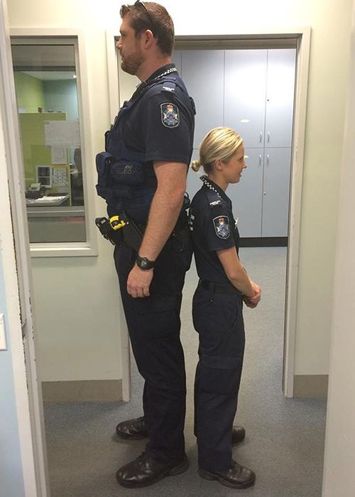 Photo of mismatched Queensland cops goes viral