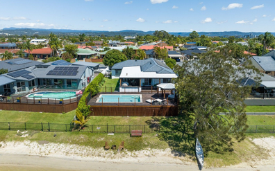Incredible waterfront property in Queensland is on the market.