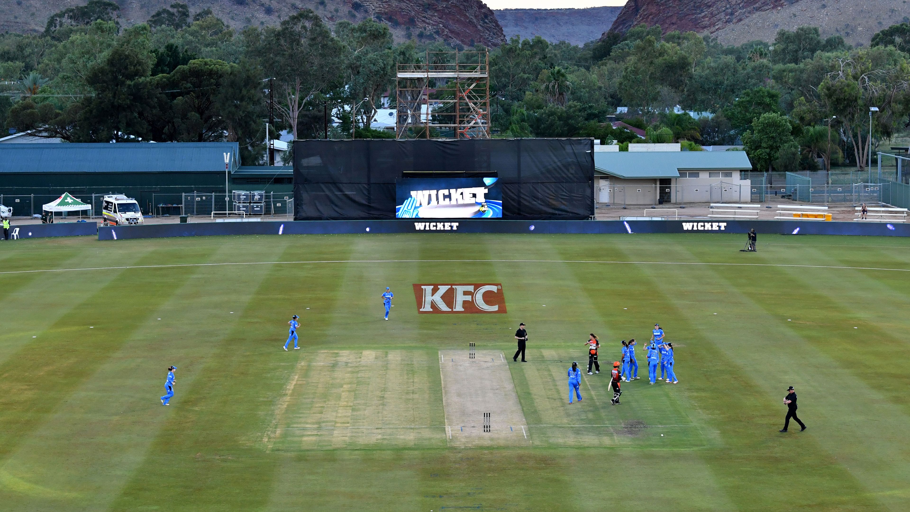 Alice Springs loses BBL cricket fixture due to poor condition of Traeger Park