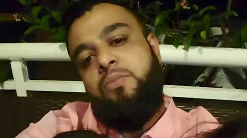 Father gunned down in front of young daughter in Sydney driveway