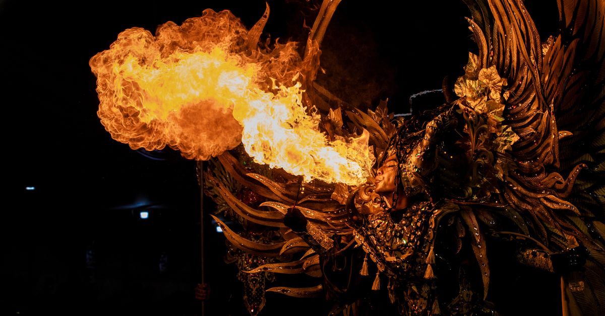 Pictures of the week: Fiery show from world’s largest street carnival – 9News