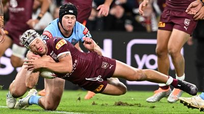 Kalyn Ponga splits the tackles of Jarome Luai and Siosifa Talakai, and the Maroons, after 20 minutes of sustained pressure, take the lead. 