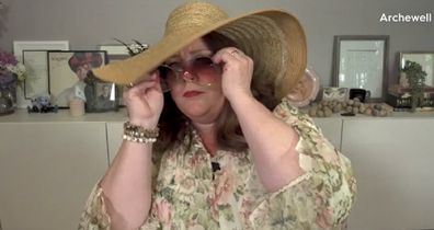 Melissa McCarthy donned a sunhat and sunglasses after making the suggestion.