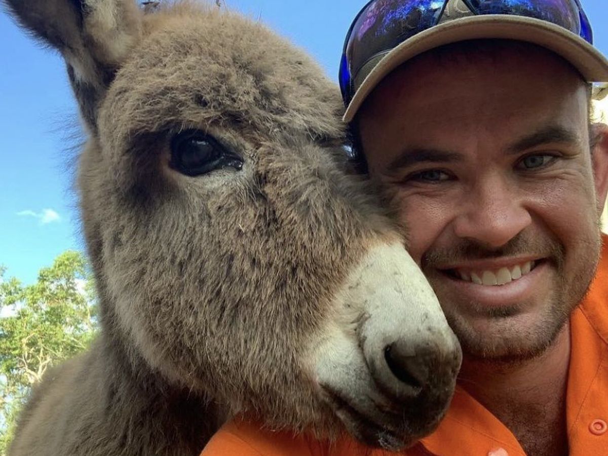 Chris 'Willow' Wilson: Outback Wrangler cast member farewelled in emotional  service