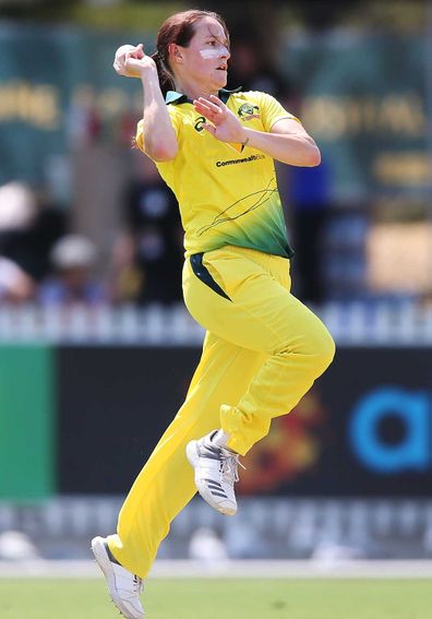 Australian cricketer Megan Schutt bowling