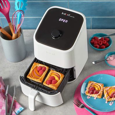 Instant mini Vortex Air fryer on sale for Black Friday.