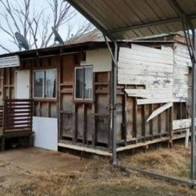 ‘Tired’ and collapsing $39,000 home in outback Queensland finds a buyer