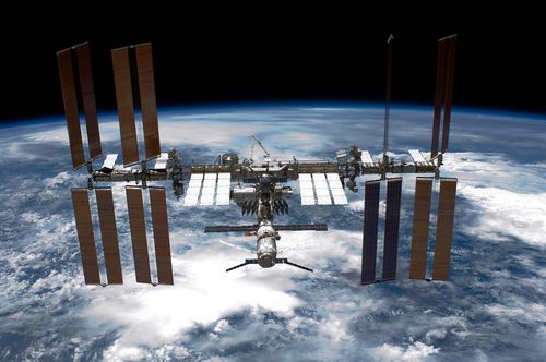 La Estación Espacial Internacional (ISS) vista desde el transbordador espacial Endeavour de la NASA 
