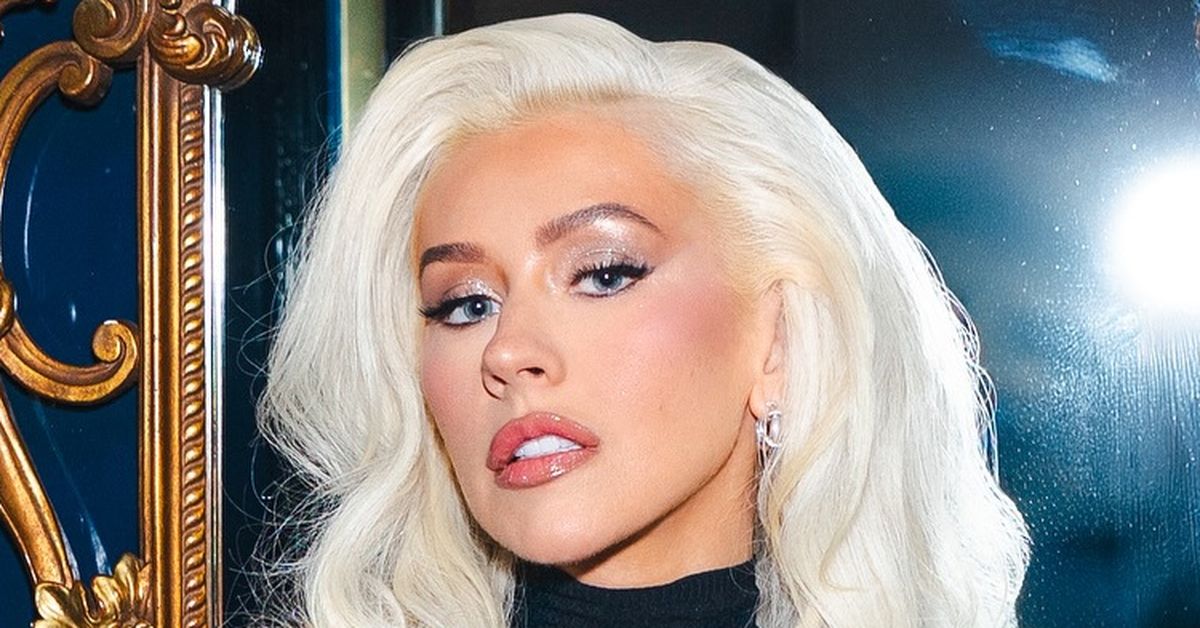 Christina Aguilera unrecognisable as she debuts bold new look