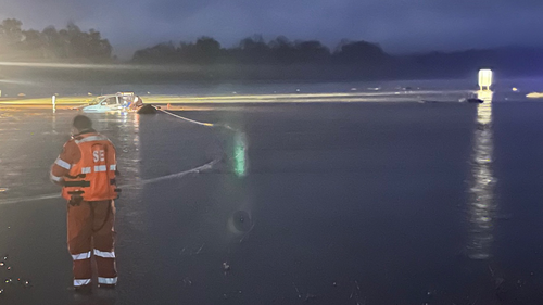 NSW SES Wellington Unit, NSW SES Orange City Unit and NSW SES - Dubbo City Unit were called to the Mitchell Highway to recover multiple cars stuck in floodwater. 