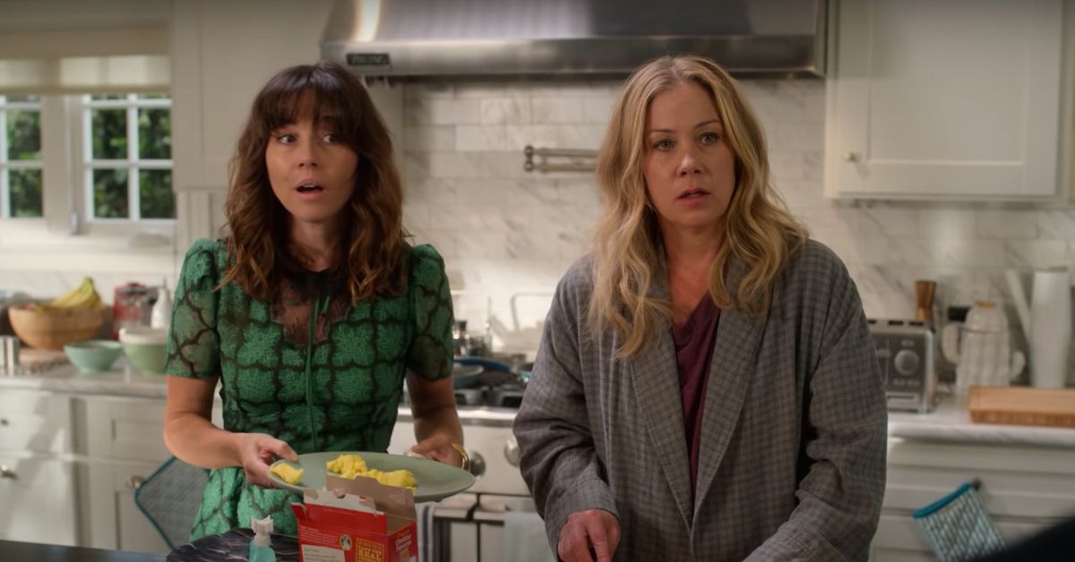 Netflix Review: Christina Applegate Dead to Me Season 2