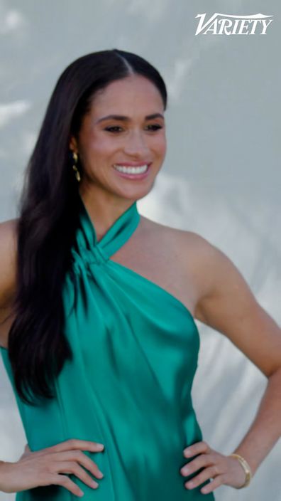 meghan markle emerald green dress Empire Waist Short Sleeve Scoop Knee-Length Mermaid Wedding Guest Dres –  VOS LEE main image 0