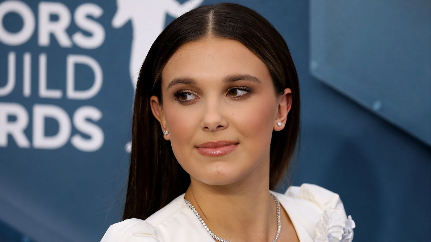 Sag Awards 2020 Millie Bobby Brown S Outfit Causes Controversy