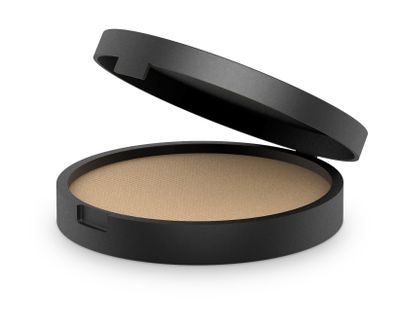 A
natural glowing finish with the healthy skin benefits of mineral makeup, this all-natural baked foundation provides just the right amount of coverage plus zaps oil.