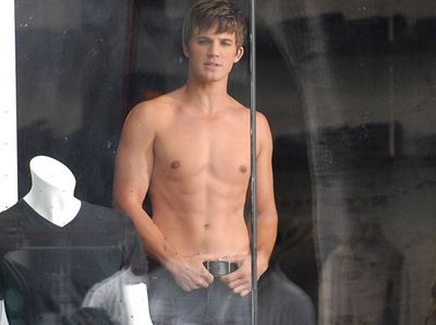 The hunkiest celeb boys in the biz - shirtless!<br/><P>It's a right brawn-fest. Mmmm... abs...