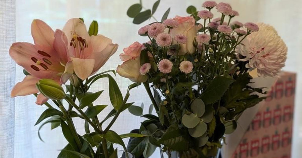 Simple method makes Mother's Day flowers last as long as you want