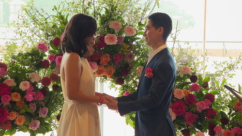 Natasha and Jarrod get married in an Sydney Opera House micro wedding.